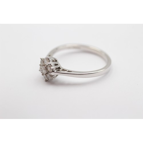 417 - A 9ct white gold and brilliant cut diamond cluster ring, estimated weight 0.40cts, colour J/K, clari... 