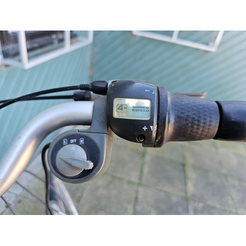 12 - A Giant Twist 1.1 hybrid power assist bicycle, with Li Ion batteries, power pack