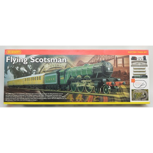 12 - Hornby, OO gauge, Flying Scotsman (R 1019) electric train set, in original box