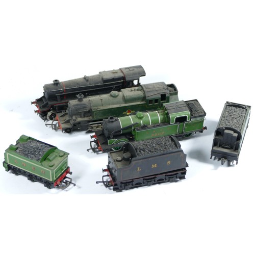 21 - Airfix & Triang, OO gauge, a collection of 3 x locomotives with tenders, LNER 9522, British Railways... 