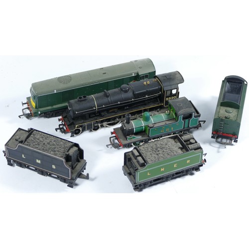 22 - Lima & Mainline, OO gauge, collection of 3 locomotives with tenders, to include LNER 581, LMS 5530 &... 