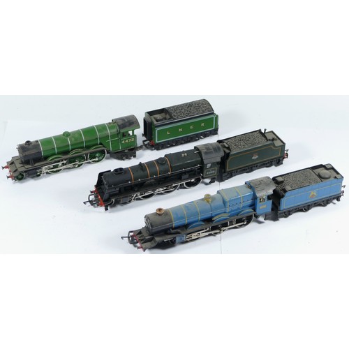 29 - Hornby, Lima & Airfix, OO gauge, a collection of 3x locomotives with tenders to include The Flying S... 