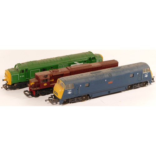 30 - Lima, Airfix & Mainline, OO gauge, a collection of 3x locomotives to include D184, GMR 34228 & 37072... 