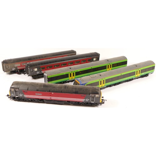 32 - Hornby & Bachmann, OO gauge, a collection which includes 1x Central Trains locomotive with carriage,... 