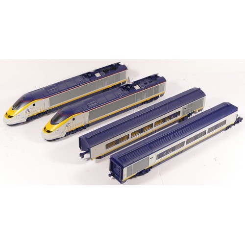 33 - Hornby, OO gauge, Eurostar 3219 & 3220, 2x locomotives with 2 x carriages (4)