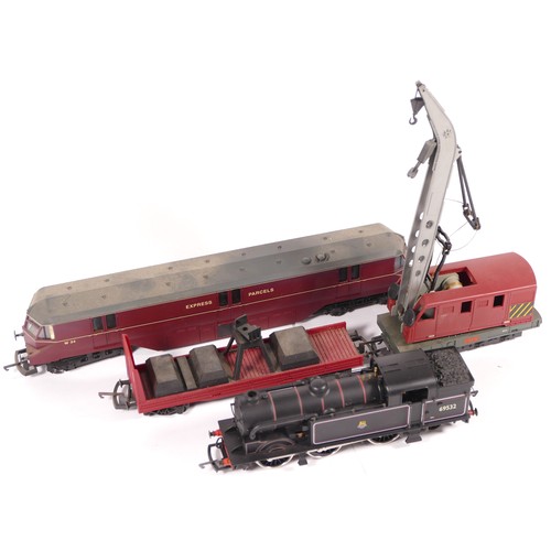 37 - Lima & Darol, OO gauge, a collection of 3x locomotives to include Express Parcels W34, A crane type ... 