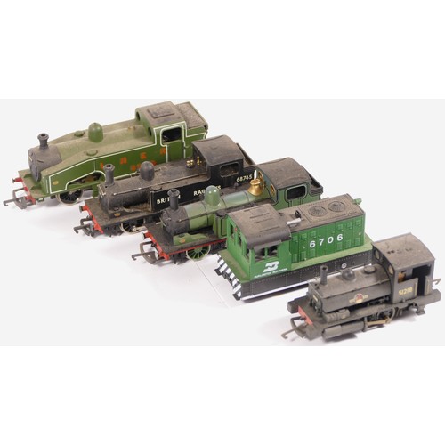 42 - Hornby, Lima & Mainline, OO gauge, a collection of 5x locomotives to include LNER 8920, BR 68745, No... 