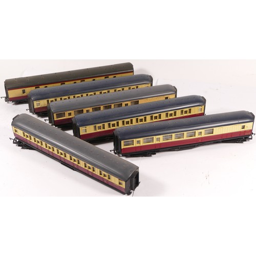 63 - Hornby, OO gauge, a collection of 6x mixed carriages (6)