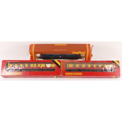 80 - Hornby, OO gauge, a collection that includes 1x 25241 locomotive and 3x mixed carriages, all boxed (... 