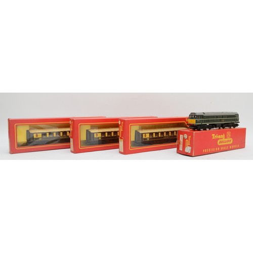 98 - Triang, OO gauge, a collection with 1x locomotive D5572 with 3x carriages, all boxed (4)