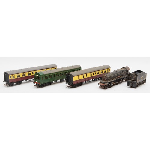 101 - Triang, OO gauge, a collection which includes 1x Princess Victoria 46205 locomotive with tender and ... 