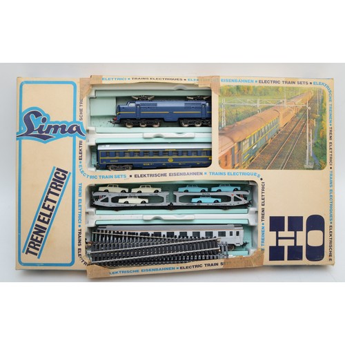 103 - Lima, OO gauge, boxed set of track & trains  (1)