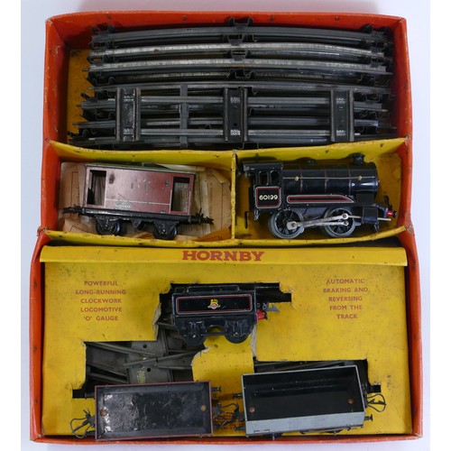 104 - Hornby, O Gauge, clockwork Hornby Train goods set No.55