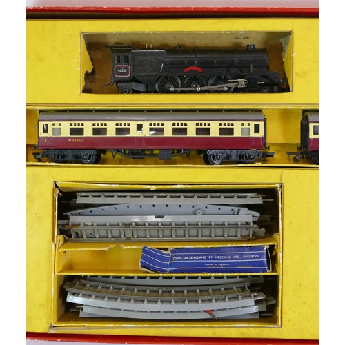 105 - Triang, OO gauge, electric scale model train set