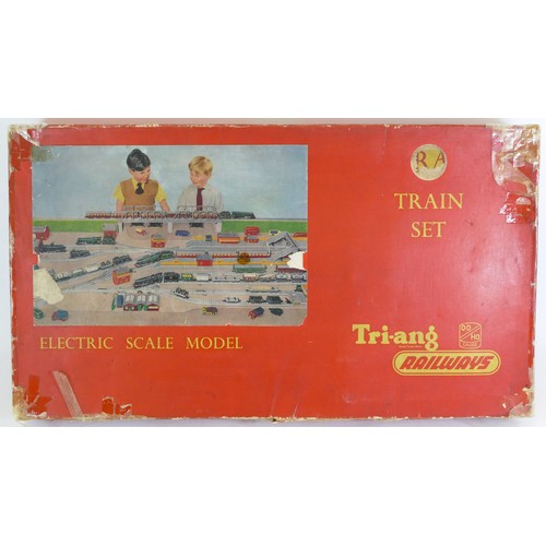 105 - Triang, OO gauge, electric scale model train set