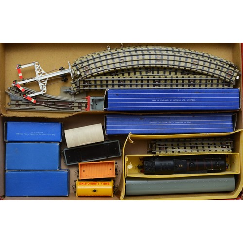 108 - Hornby Dublo tin toy train set with 3x boxed carriages, track, 3x boxed wagons and a locomotive 8005... 