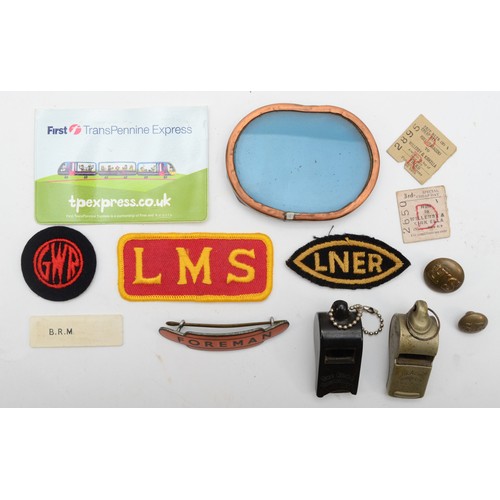 125 - A bag of sundry items to include, B.R. (N.E.) Tangerine cap-badge 'foreman' (with fastening clip), 2... 