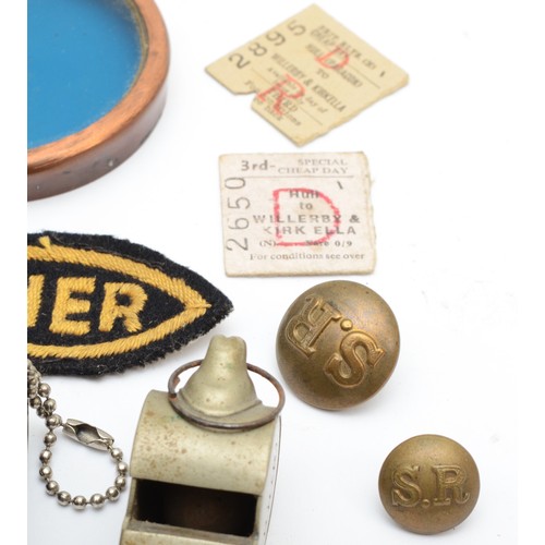 125 - A bag of sundry items to include, B.R. (N.E.) Tangerine cap-badge 'foreman' (with fastening clip), 2... 