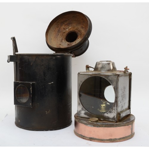 149 - G.W.R round lamp-case complete with internal copper-base lamp (stamped G.W.R Reading) with burner