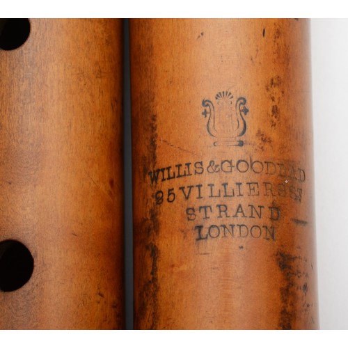 416 - Willis & Goodlad, an early 19th century boxwood and ivory four section eight key or 