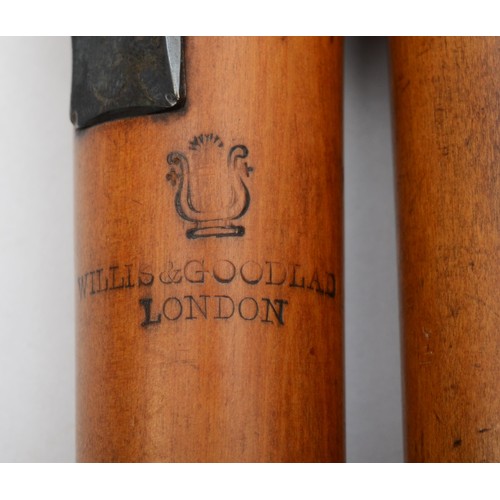 416 - Willis & Goodlad, an early 19th century boxwood and ivory four section eight key or 