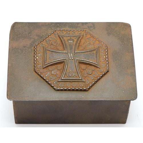 485 - A WWI German metal box with an Iron Cross second class design to the lid, 12 x 9 x 6cm, containing v... 