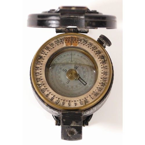 494 - WWII, an E.A.C. British military brass compass, Mk III, broad arrow, 1942, bezel loose,