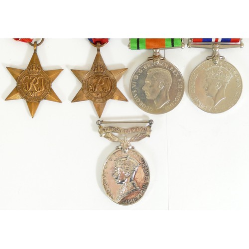 540 - WWII group, War, Defence, 1939-1945 Star, Italy Star and boxed Territorial, named 887156 BDR S. Leav... 