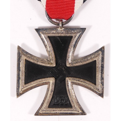 553 - WWII Germany Iron Cross 2nd Class