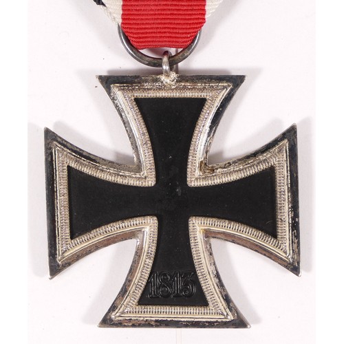 553 - WWII Germany Iron Cross 2nd Class