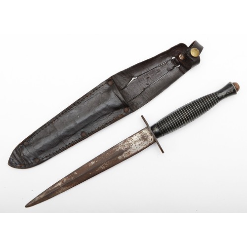 488 - WWII, Special Forces British Fairbairn Sykes 3rd pattern commando dagger, the black hilt and blade n... 