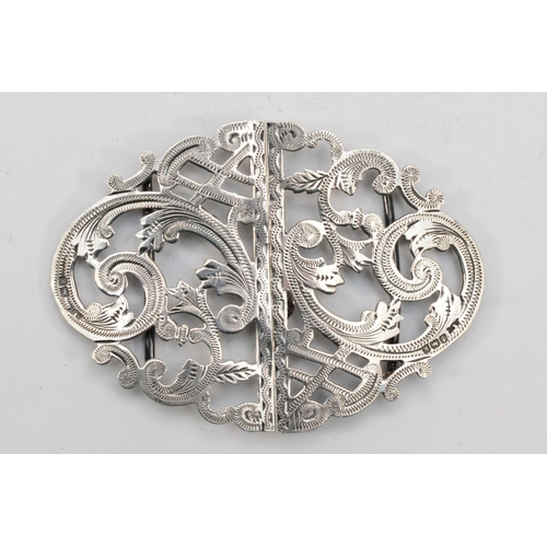 71 - An Edward VII silver belt buckle with with pierced scroll decoration, Birmingham 1909, 8 x 5.5cm, 23... 