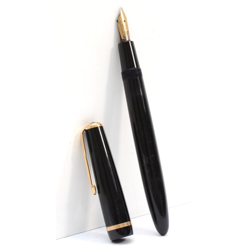 76 - Parker, a black Duofold fountain pen with 14k gold nib, 13.5cm.