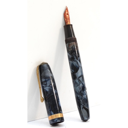 79 - Conway Stewart, an 84 type fountain pen with 14kt gold nib, 12cm.