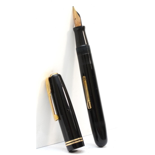 81 - Watermans, a 512V fountain pen with 14ct gold nib, 10.5cm