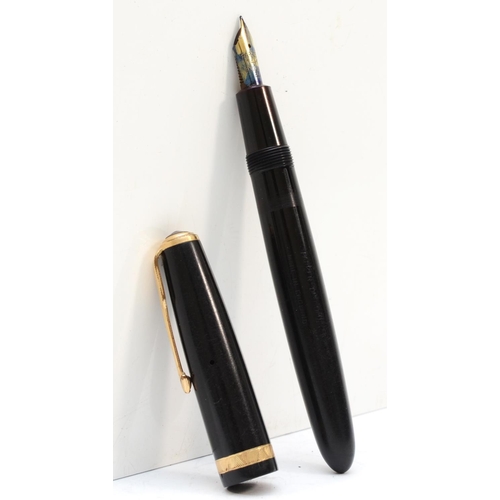 83 - Parker, a Duofold fountain pen with 14kt gold nib, 12.5cm.