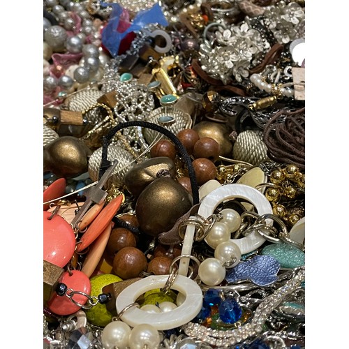 122 - Approximately 10KG of costume jewellery