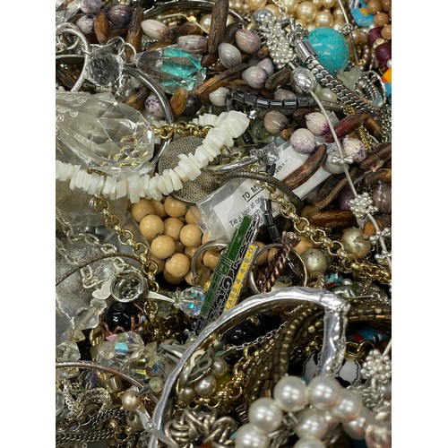 136 - Approximately 10KG of costume jewellery