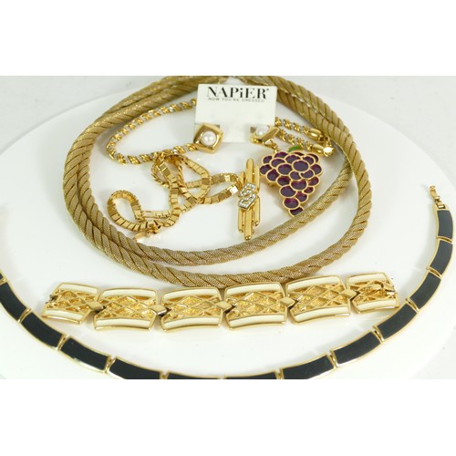 147 - A group of vintage gold plated jewellery to include Napier screw back earrings, Monet and Trifari ne... 