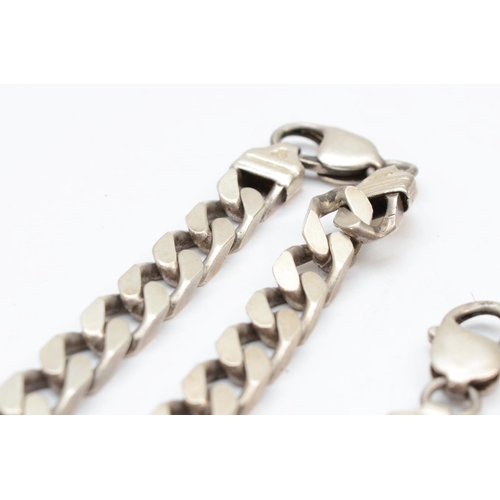 242 - A matching silver curb link necklace, 50cm and bracelet, 88gm.