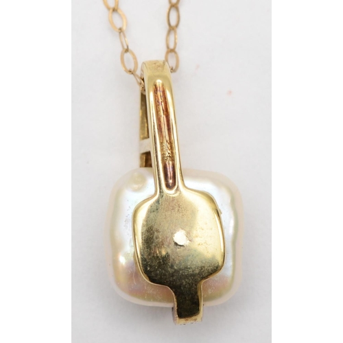 316 - A 9kt gold squared cultured pearl pendant on fine link chain, 40cm, 2.3gm.