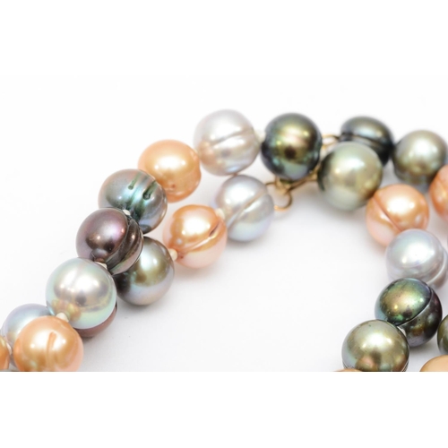 327 - A 10k gold clasp coloured 7mm bead cultured pearl necklace, 88cm.