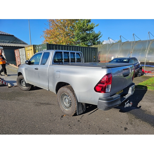 417 - 2020 Toyota Hilux double cab Active D-4D 4WD ECB, 2393cc. Registration number YT70 LWY. Vin number A... 