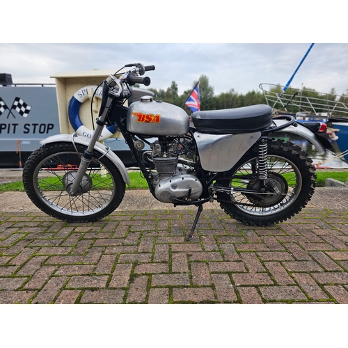 554 - 1960 BSA B25SS, 250cc. Registration number AOA 183A. Frame number painted over. Engine number BE0599... 