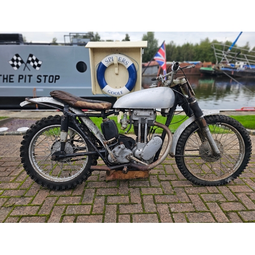 555 - 1951 AJS Model 16 trials, 350cc. Registration number OUB 704. Frame number 3030. Engine number 51/16... 