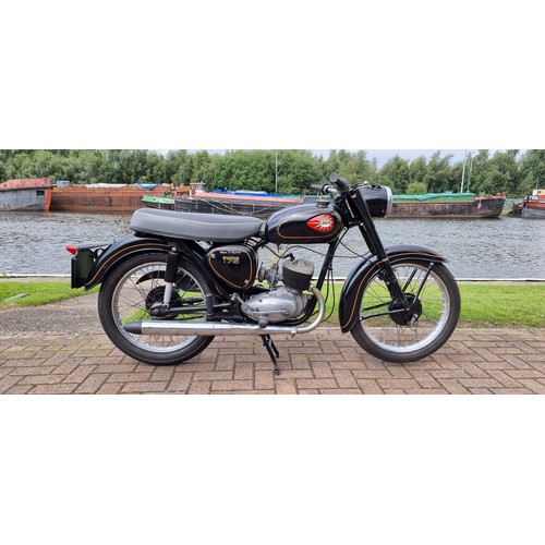 560 - 1963 BSA Bantam D7, 175cc. Registration number VGV 483. Frame number LV:O.347-483. Engine number ED7... 