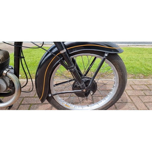 560 - 1963 BSA Bantam D7, 175cc. Registration number VGV 483. Frame number LV:O.347-483. Engine number ED7... 