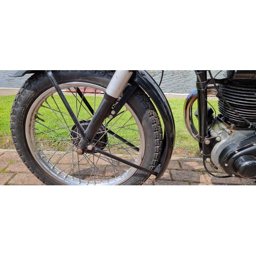 561 - 1954 BSA C11, 249cc. Registration number YNC 867A. Frame number BC11 541002. Engine number BC11 1162... 