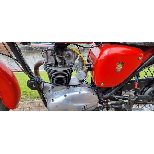 562 - 1966 BSA C15G, 250cc. Registration number LDA 2D. Frame number painted over. Engine number C15G 171.... 