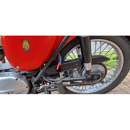 562 - 1966 BSA C15G, 250cc. Registration number LDA 2D. Frame number painted over. Engine number C15G 171.... 